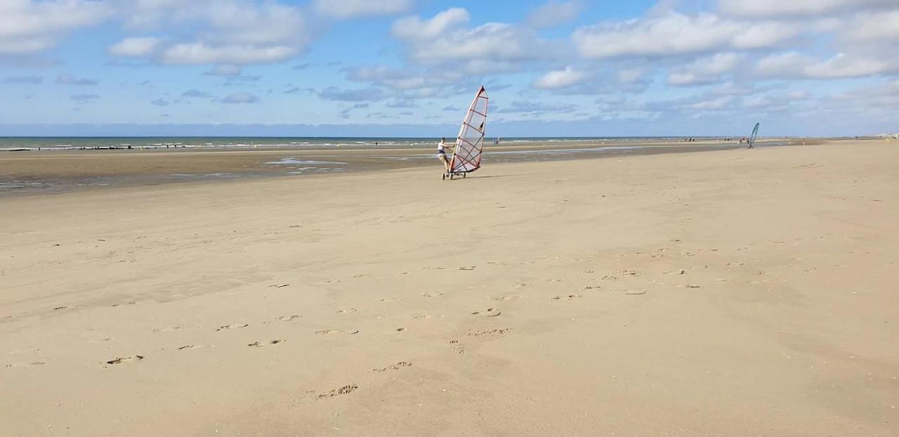 Apt 6 Pers. Duplex Vue Mer Avec Charme De L'Ancien Bray-Dunes Luaran gambar
