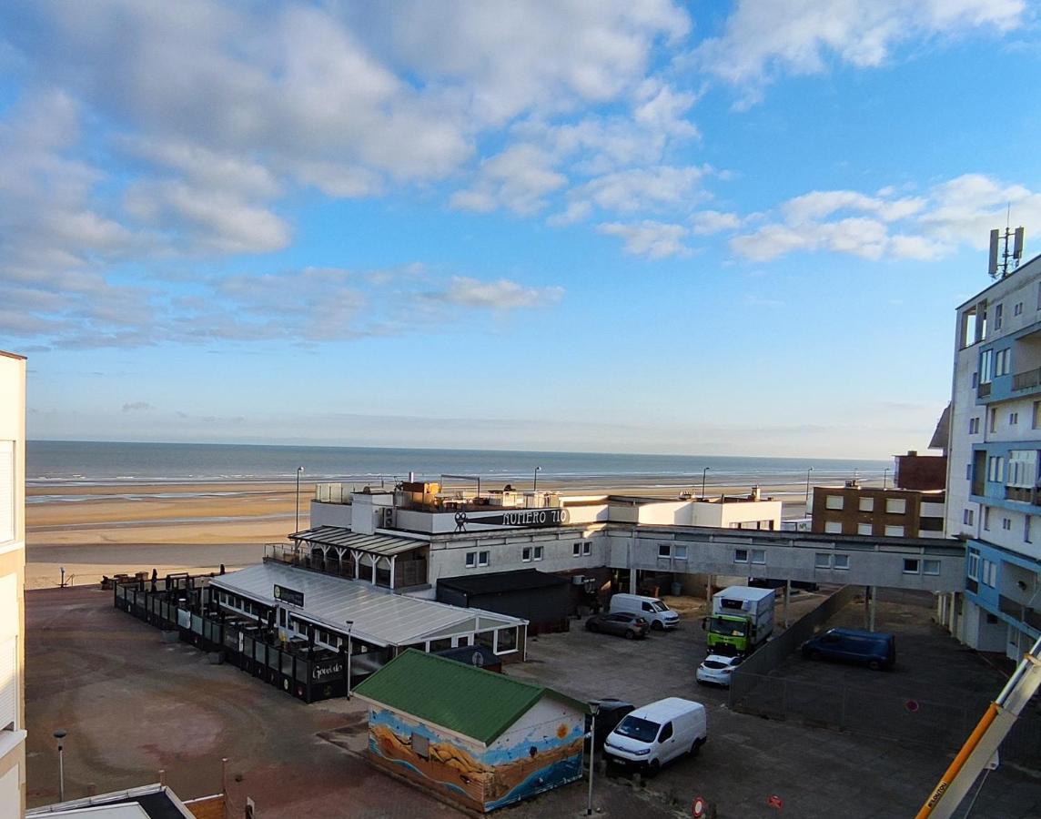 Apt 6 Pers. Duplex Vue Mer Avec Charme De L'Ancien Bray-Dunes Luaran gambar